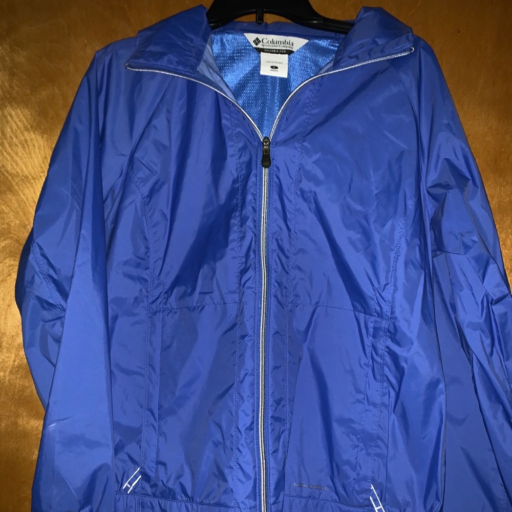 Columbia wind breaker